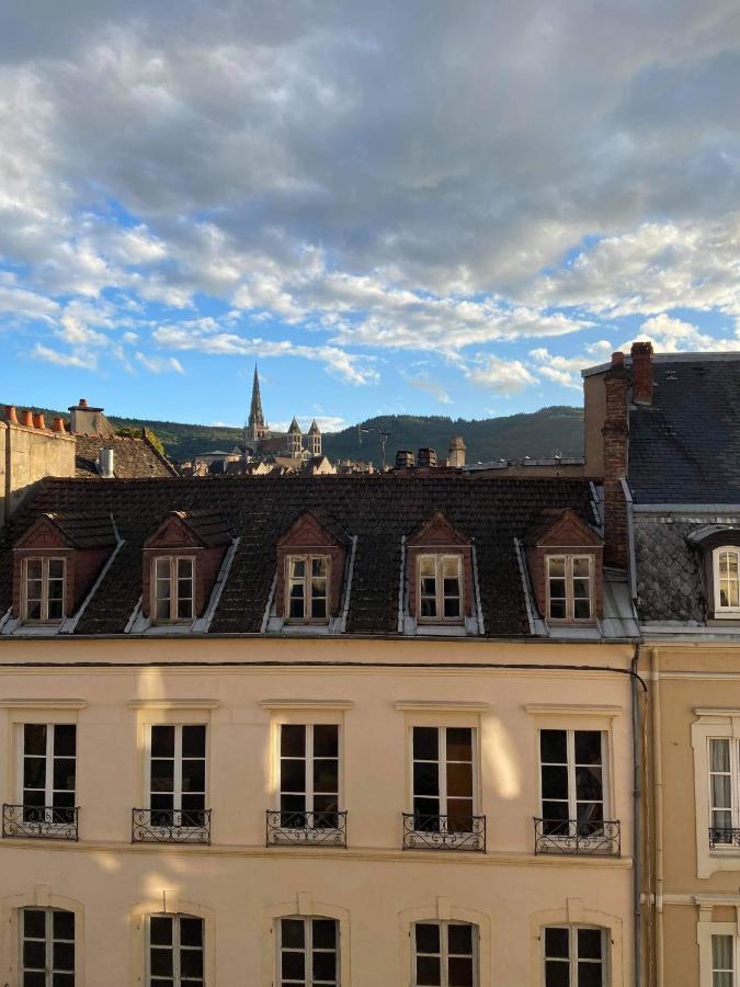 Au Coeur De La Ville 欧坦 外观 照片